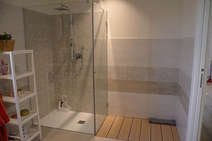 Bagno con doccia walk-in